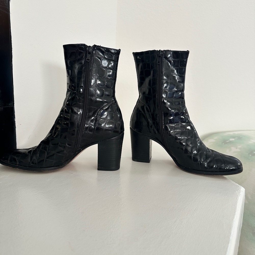 Vintage CHARLES DAVID Croc-Embossed Ankle Boots size 7 - Picture 7 of 10